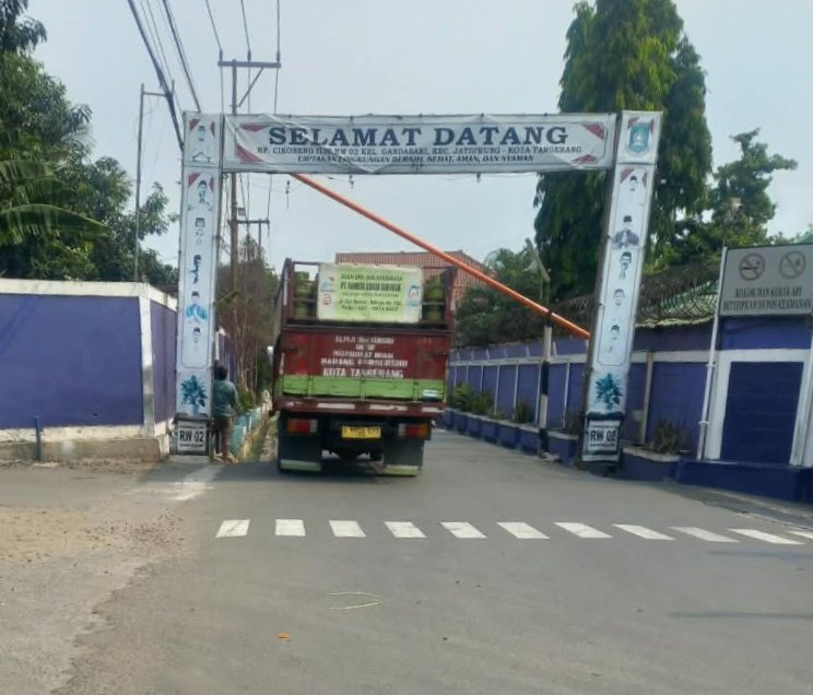 Keberadaan Portal di Kampung Cikoneng Beratkan Pelaku Usaha, Satpol PP jangan Tutup Mata